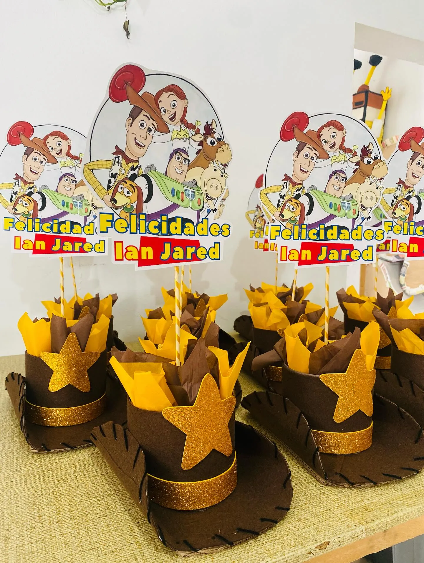 tableCenterToyStory